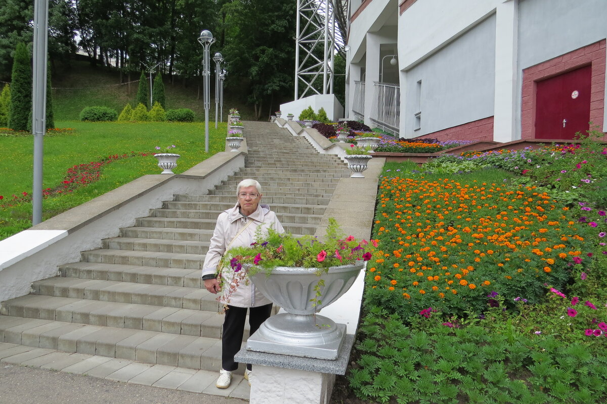 На лестнице - Вера Щукина