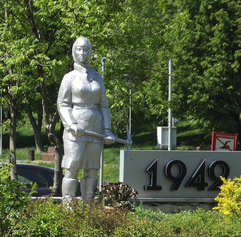 Памятник женщинам-героям обороны Москвы - Freddy 97 Памятник женщинам-героям обороны Москвы - Freddy 97