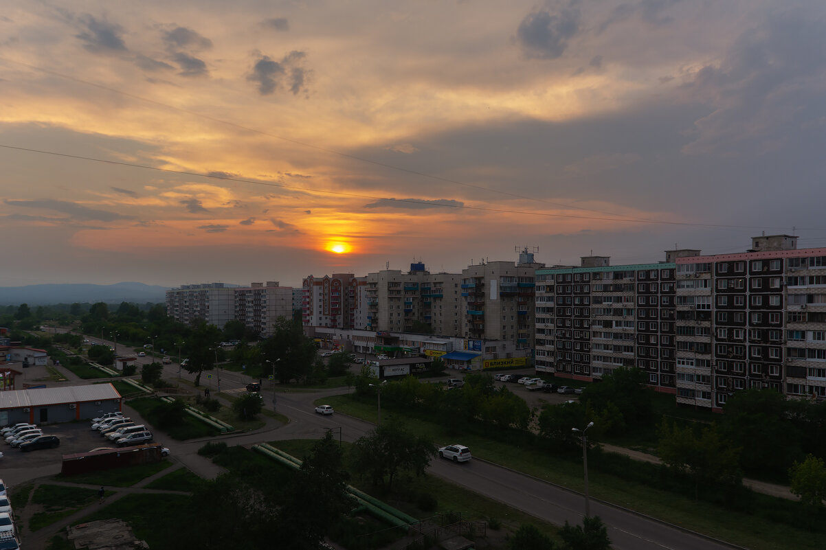 В сумерках заката. - Виктор Иванович Чернюк