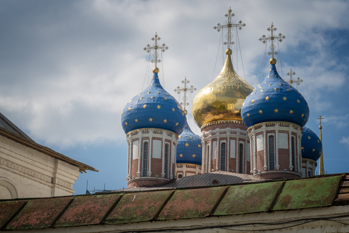 *** - Олег Грибенников