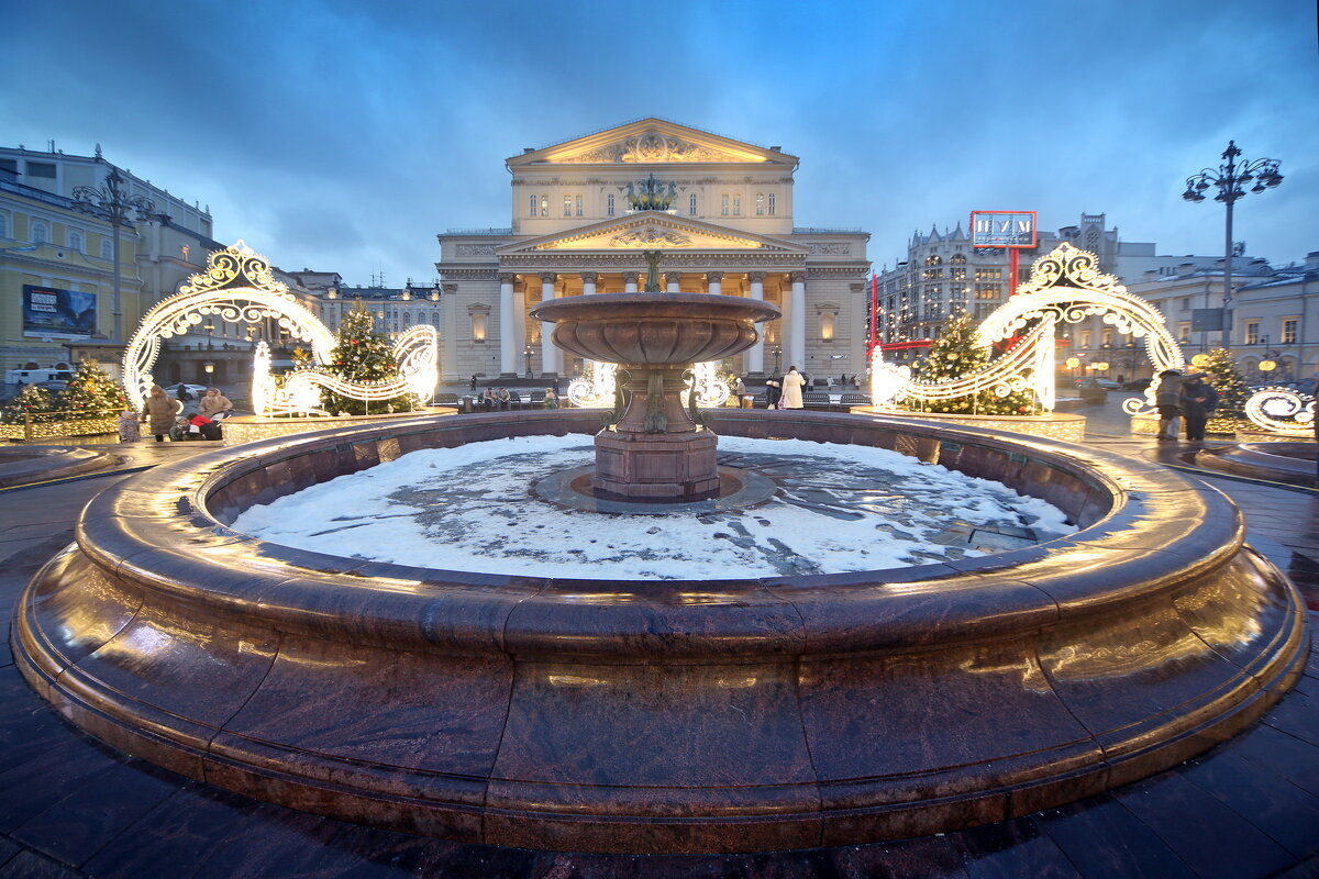 Театр - Михаил Бибичков
