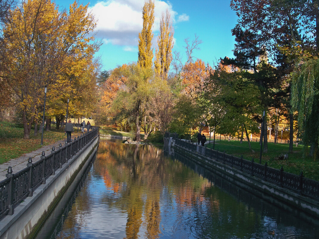 Осенний Салгир - Валентин Семчишин Осенний Салгир - Валентин Семчишин