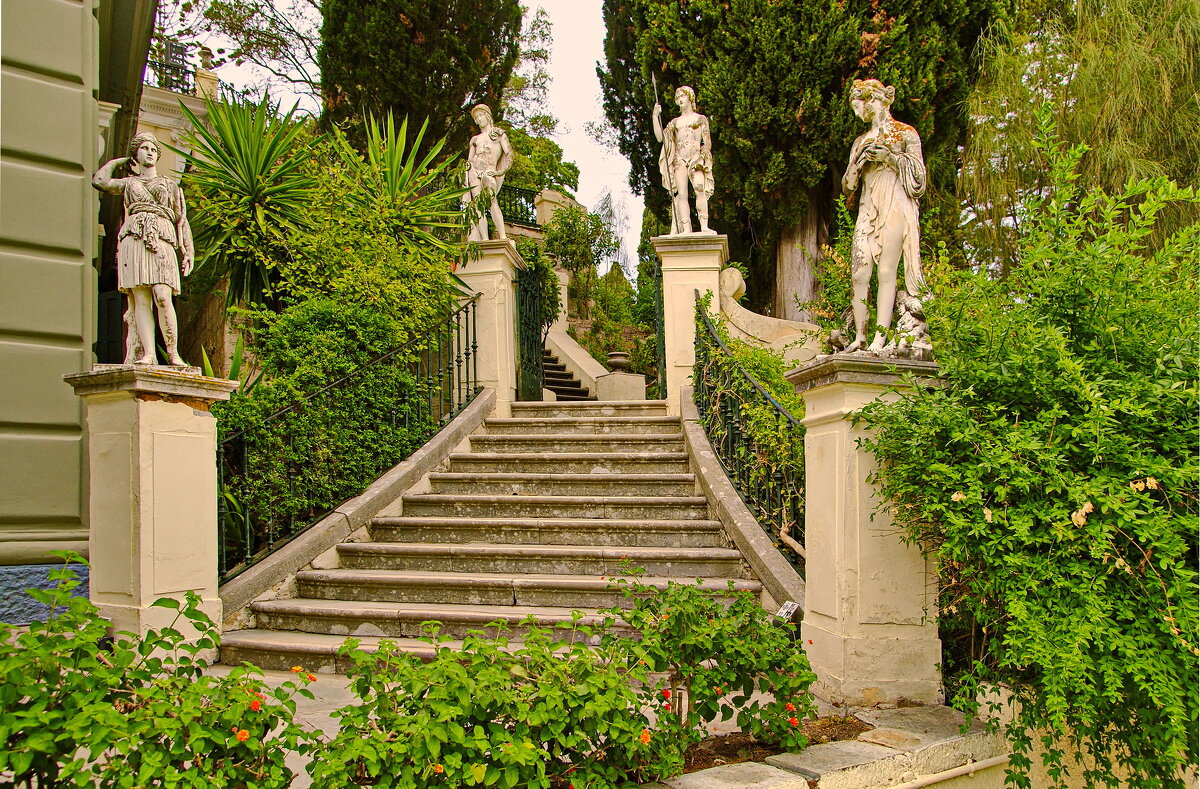 Вход в дворцовый парк Ахиллеон - Андрей K. Вход в дворцовый парк Ахиллеон - Андрей K.