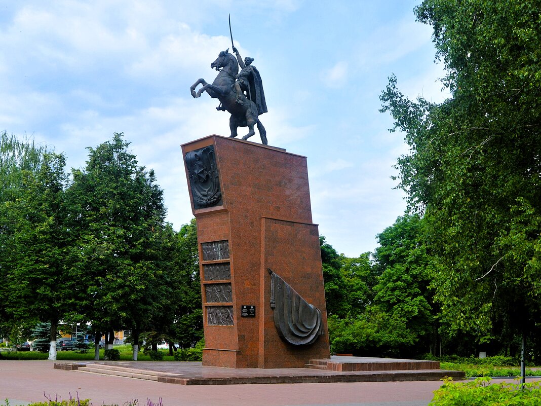Чебоксары. Конный памятник Василию Ивановичу Чапаеву. - Пётр Чернега Чебоксары. Конный памятник Василию Ивановичу Чапаеву. - Пётр Чернега