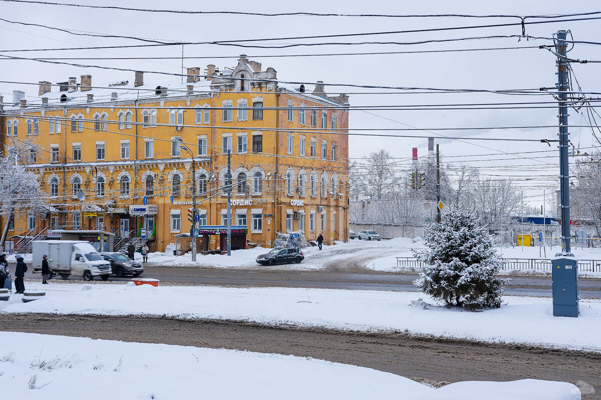 На улице города - Александр Синдерёв