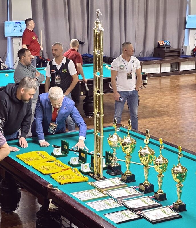 Награды в бильярде - Андрей Хлопонин