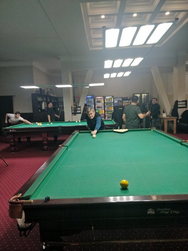 Играем в бильярд - Андрей Хлопонин