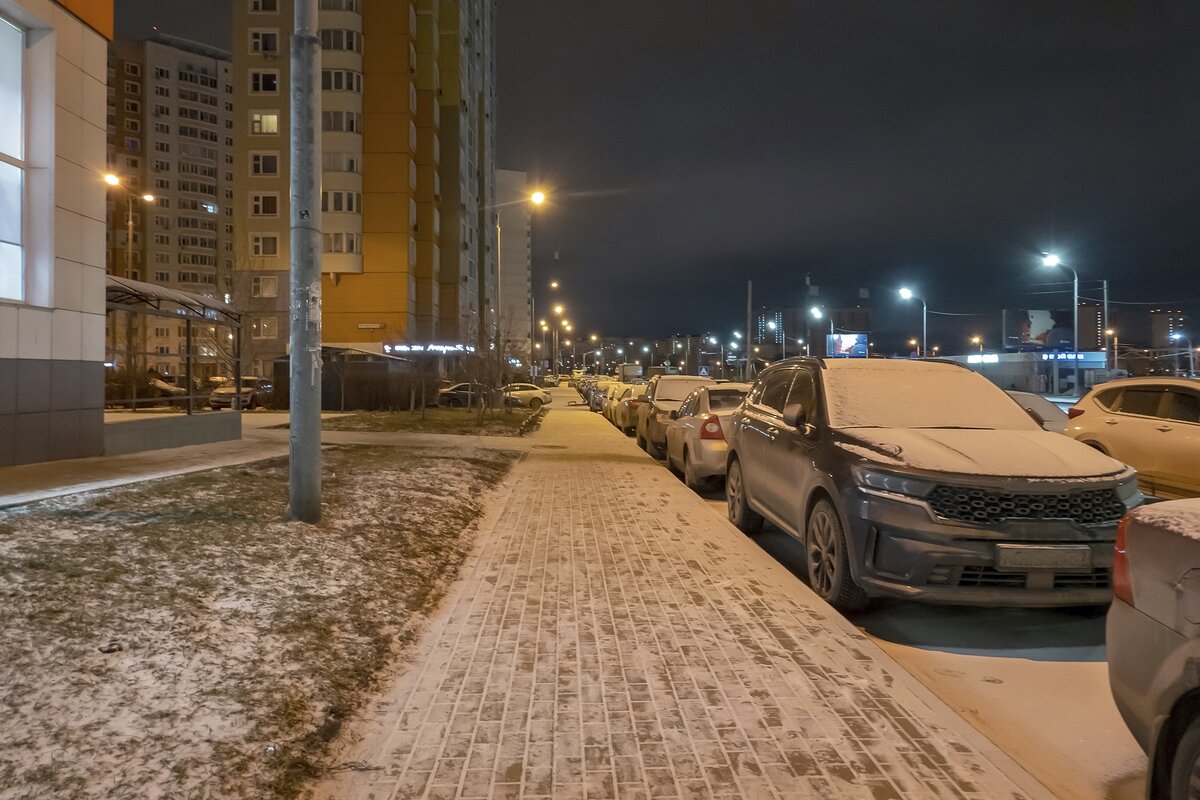 Февраль вспомнил, что он зимний месяц, и подсыпал снежку - Валерий Иванович Февраль вспомнил, что он зимний месяц, и подсыпал снежку - Валерий Иванович