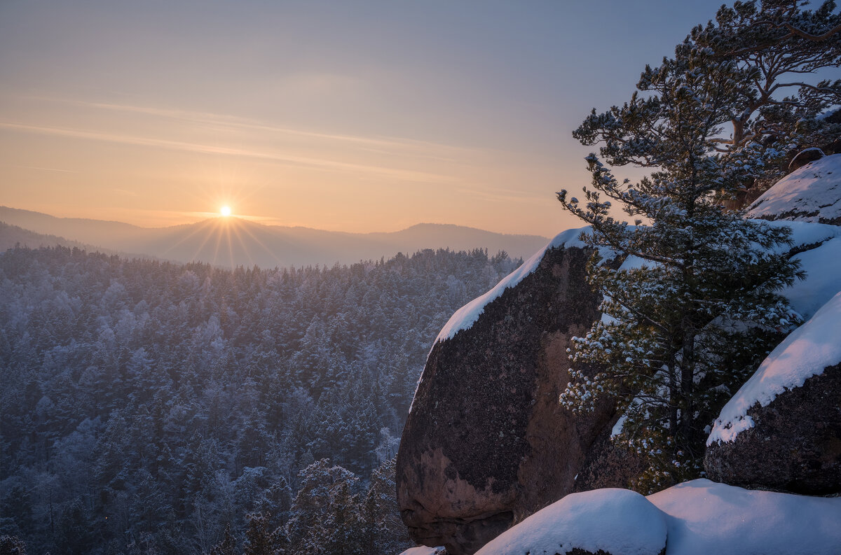 * - Александр Иванов