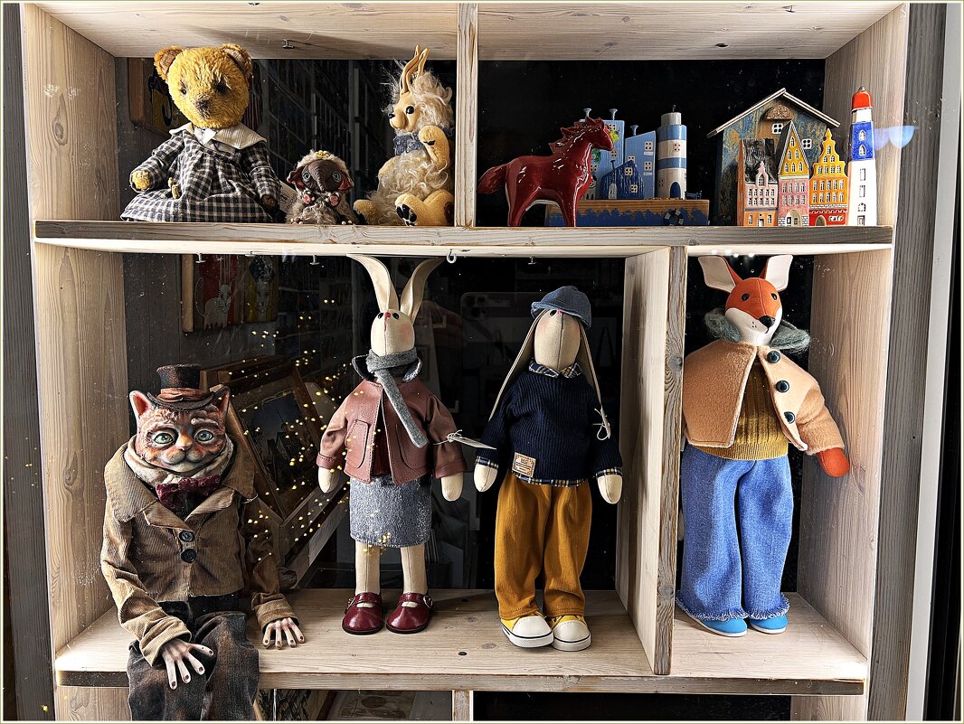 Мимоходом... За стеклом. - Валерия Комова Мимоходом... За стеклом. - Валерия Комова