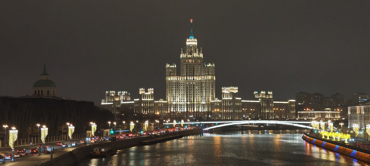 Ночная высотка на Котельнической набережной - <<< Наташа >>> Ночная высотка на Котельнической набережной - <<< Наташа >>>