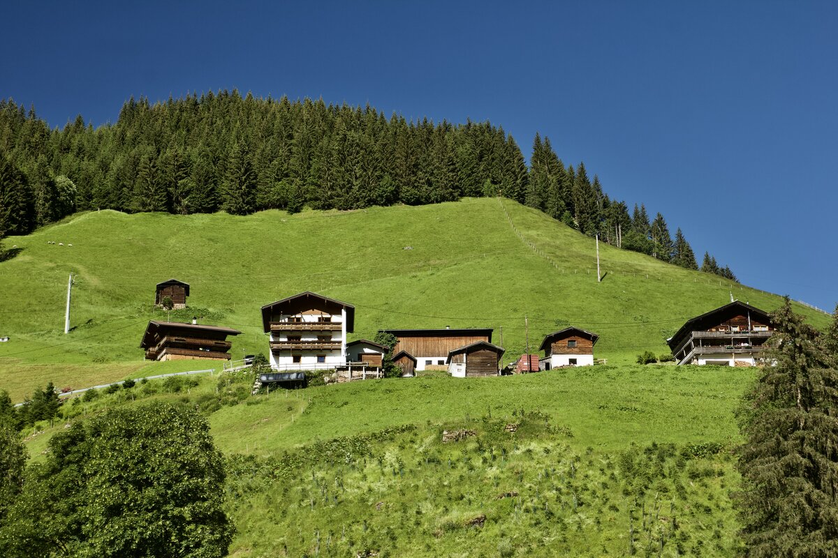 Горное поселение. - Lucy Schneider 