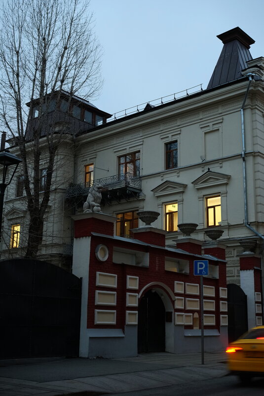 На ул. Чаплыгина. - Лютый Дровосек