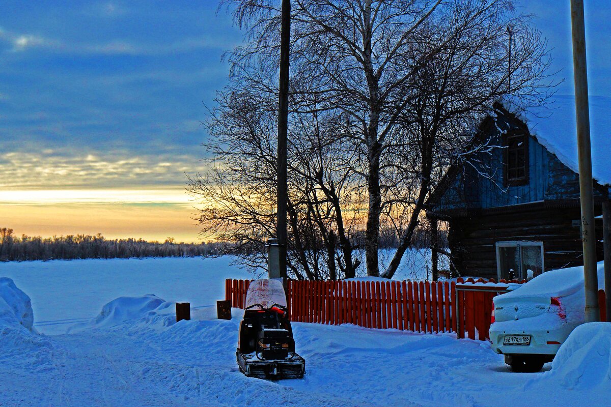 Февраль...Домик на берегу Юганской Оби. - Владимир Февраль...Домик на берегу Юганской Оби. - Владимир