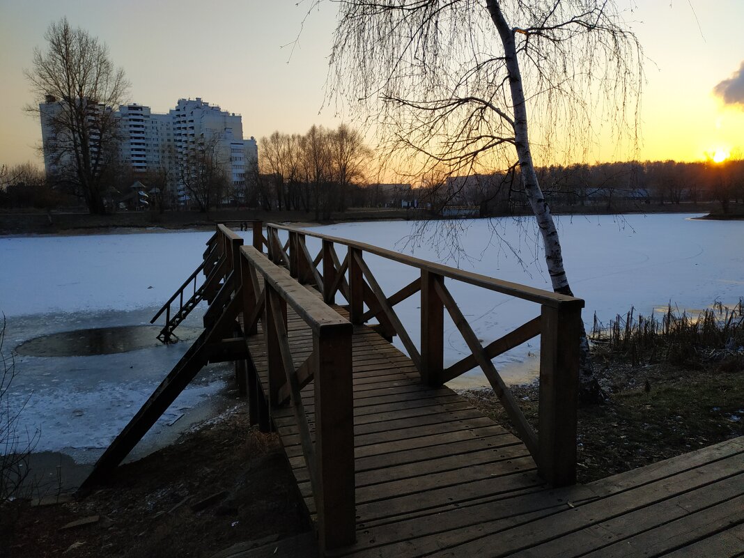 Солнце садилось - Андрей Лукьянов Солнце садилось - Андрей Лукьянов
