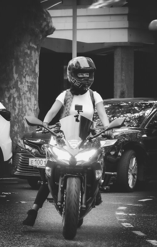 "МотоТётя" (чб) - Сергей Царёв