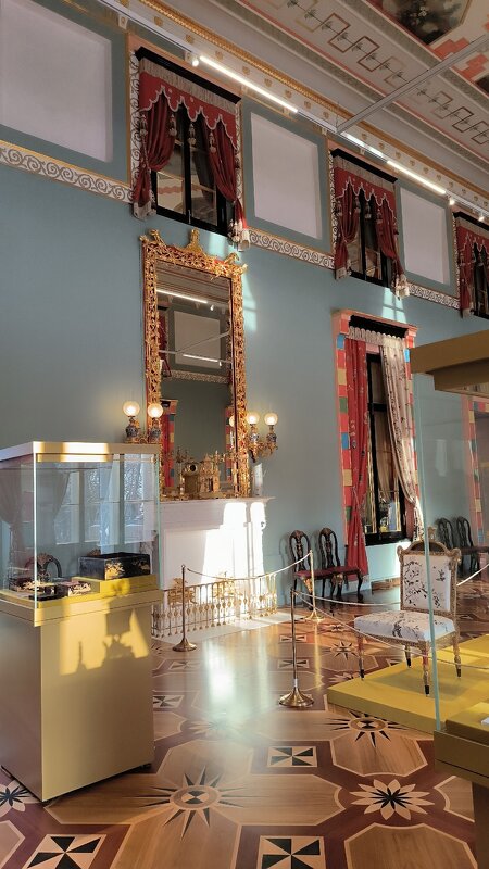 В Китайском зале Зубовского флигеля. - Ольга 