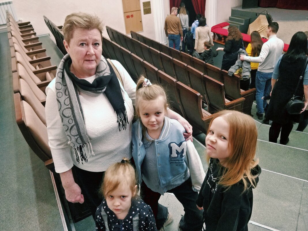 Театралы... - Андрей Хлопонин Театралы... - Андрей Хлопонин