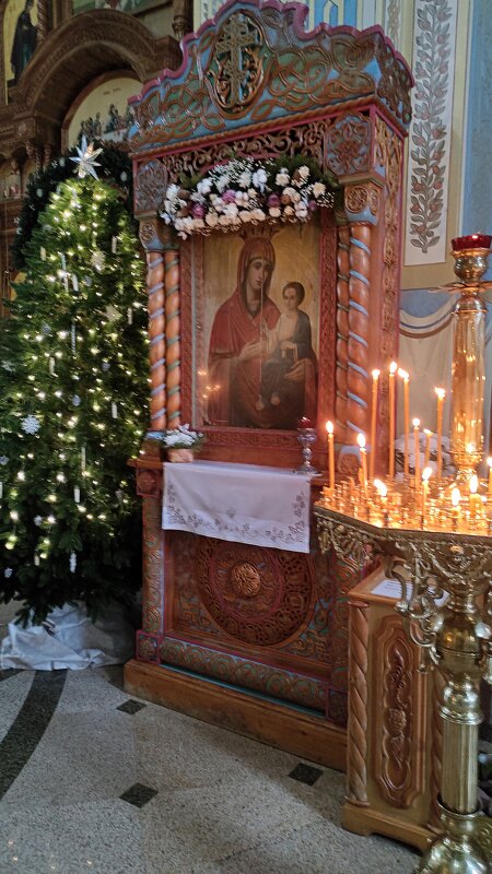 В храме иконы Божией Матери «Скоропослушница» - Татьяна Лютаева В храме иконы Божией Матери «Скоропослушница» - Татьяна Лютаева