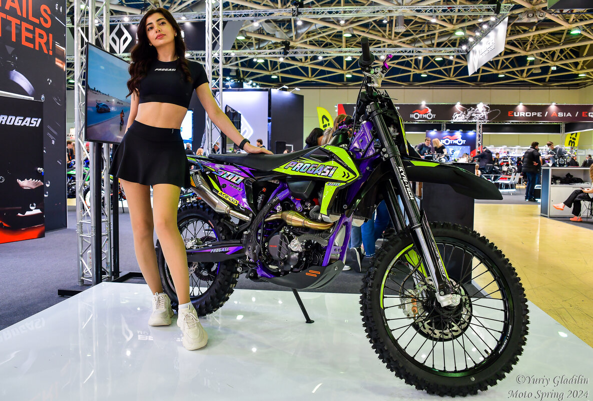 Мото весна - Юрий Гладилин Мото весна - Юрий Гладилин