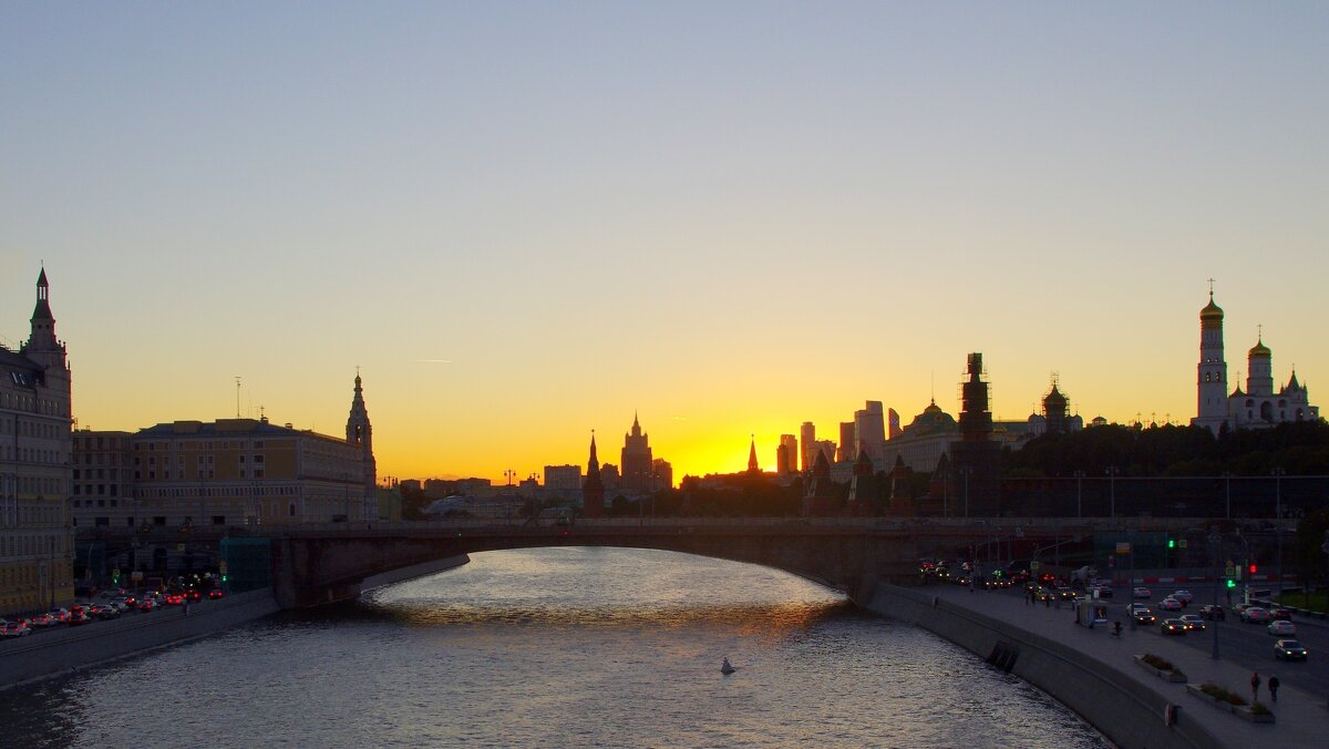 Вечерний город - Сергей Швечков Вечерний город - Сергей Швечков