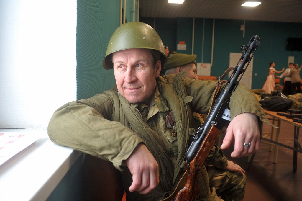 Давай закурим товарищ по одной... - Владимир Хиль Давай закурим товарищ по одной... - Владимир Хиль