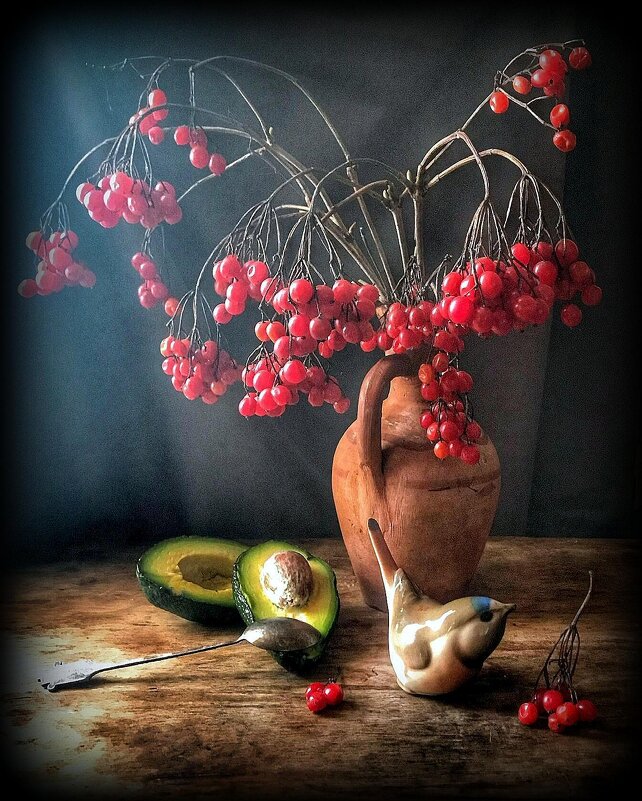 Букет калины ...авокадо плод.Этюд зимы - TAMARA КАДАНОВА Букет калины ...авокадо плод.Этюд зимы - TAMARA КАДАНОВА