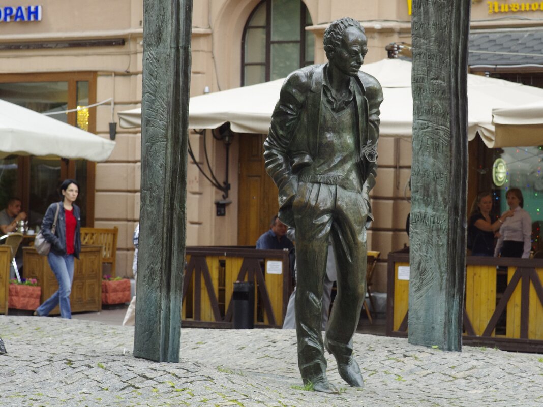 Прогулка по Арбату - Сергей Швечков Прогулка по Арбату - Сергей Швечков