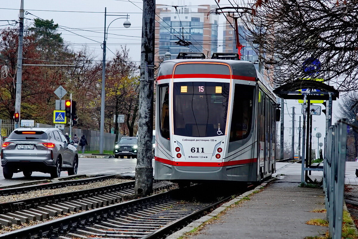 На остановке... - Николай Саржанов На остановке... - Николай Саржанов
