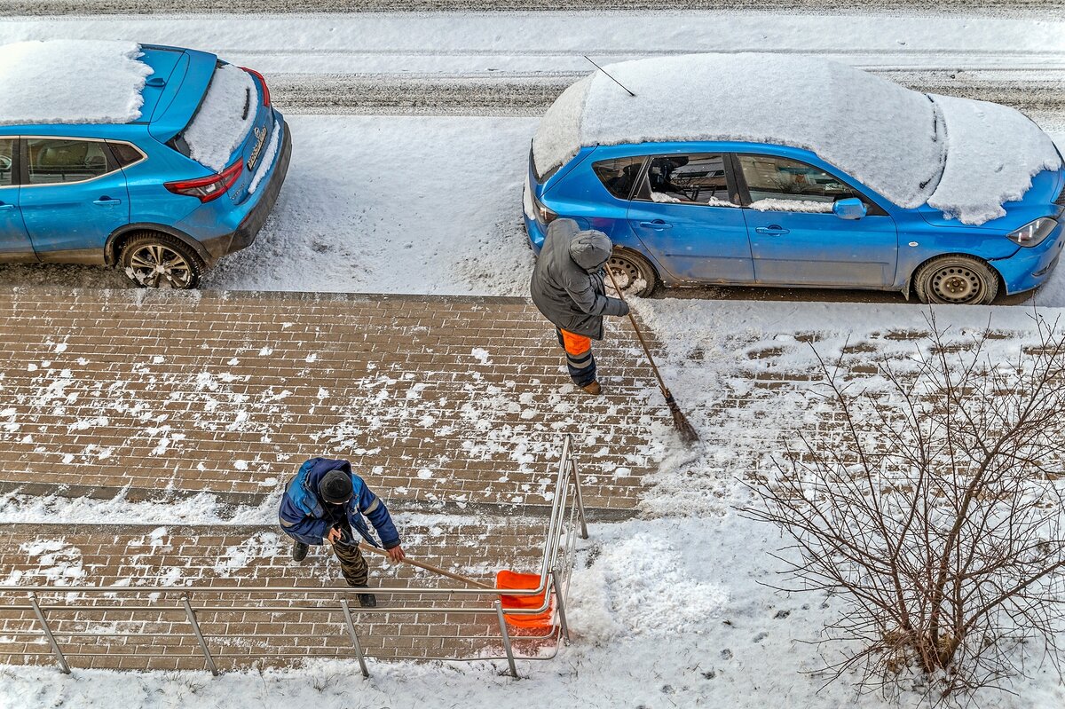 Подвалил февраль работу дворникам - Валерий Иванович Подвалил февраль работу дворникам - Валерий Иванович