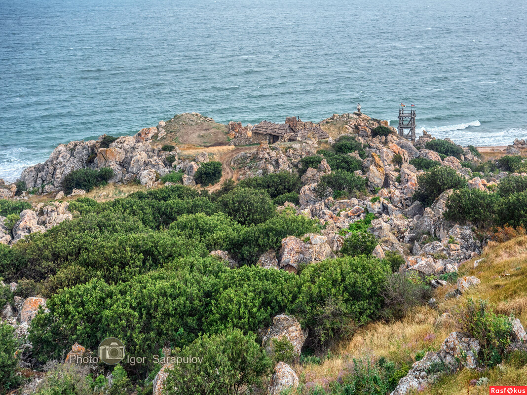 Место с декорациями к художественному фильму Скиф - Игорь Сарапулов Место с декорациями к художественному фильму Скиф - Игорь Сарапулов