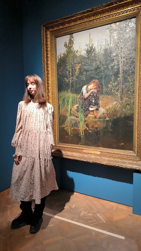 На выставке В.Васнецова. - Ольга 