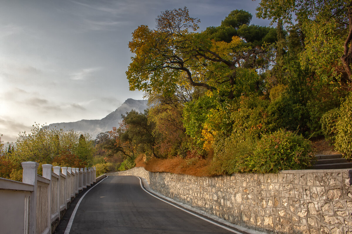 А где-то в Крыму... - Александр Лисовский
