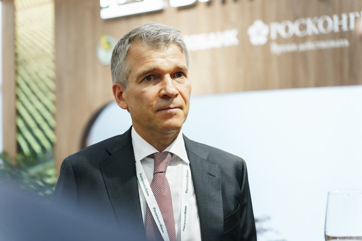 Борис Листов на площадке «ВиноГрад» в рамках ВЭФ - РСХБ | События Борис Листов на площадке «ВиноГрад» в рамках ВЭФ - РСХБ | События