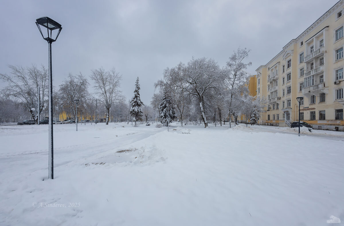 В городском сквере зимой - Александр Синдерёв