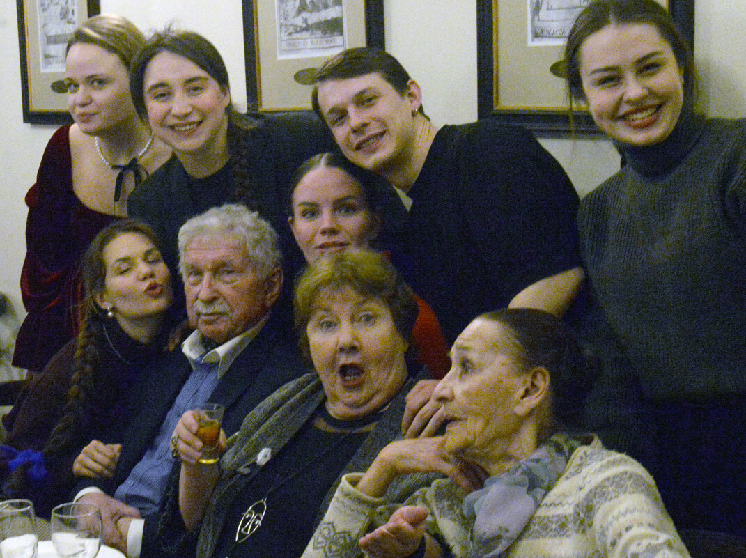 ГЕННАДИЙ ОВСЯННИКОВ И ЕГО КОЛЛЕГИ - Юрий Иванов ГЕННАДИЙ ОВСЯННИКОВ И ЕГО КОЛЛЕГИ - Юрий Иванов