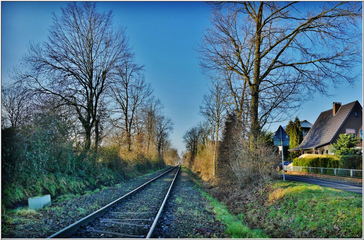 ЖЕЛЕЗНАЯ ДОРОГА... - Elvira E. 