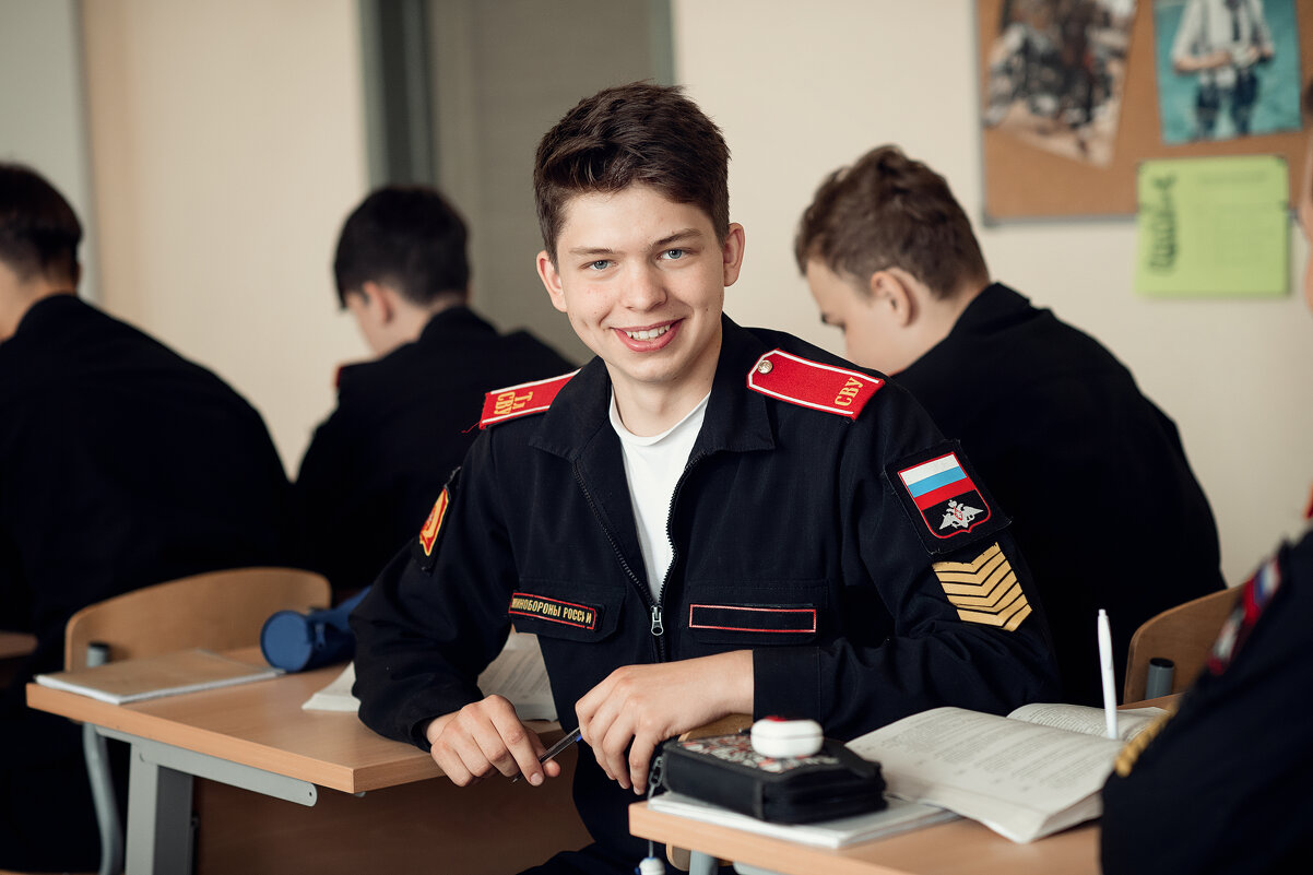 Суворовец - Лилия . Суворовец - Лилия .