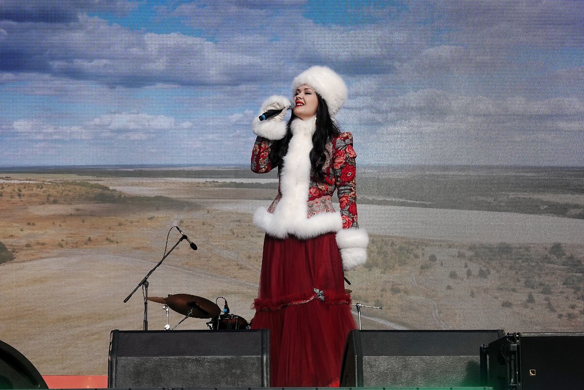 - Я всю войну тебя ждала - поёт Полина Елисейская. - Татьяна Помогалова - Я всю войну тебя ждала - поёт Полина Елисейская. - Татьяна Помогалова