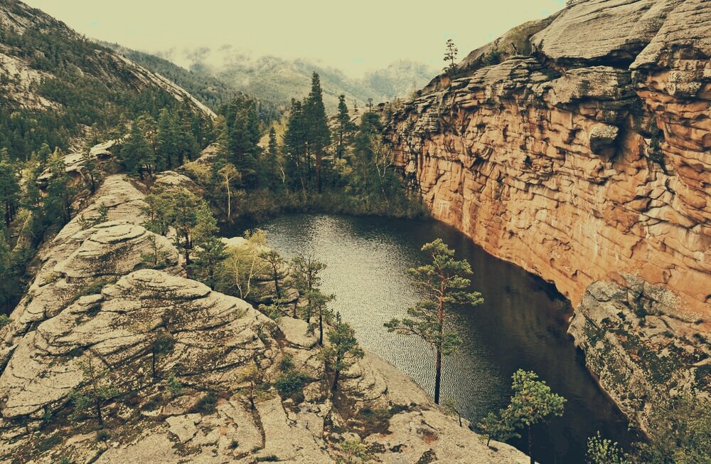 Озеро в горах - Георгиевич Озеро в горах - Георгиевич