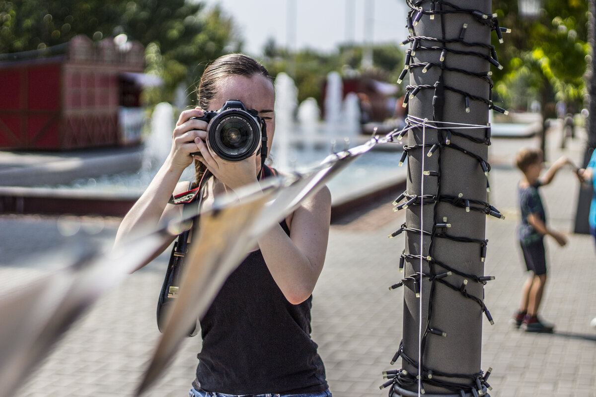 Фотокорреспондент Марина. Точна, быстра, умна, красива - Коля Лукашов Фотокорреспондент Марина. Точна, быстра, умна, красива - Коля Лукашов