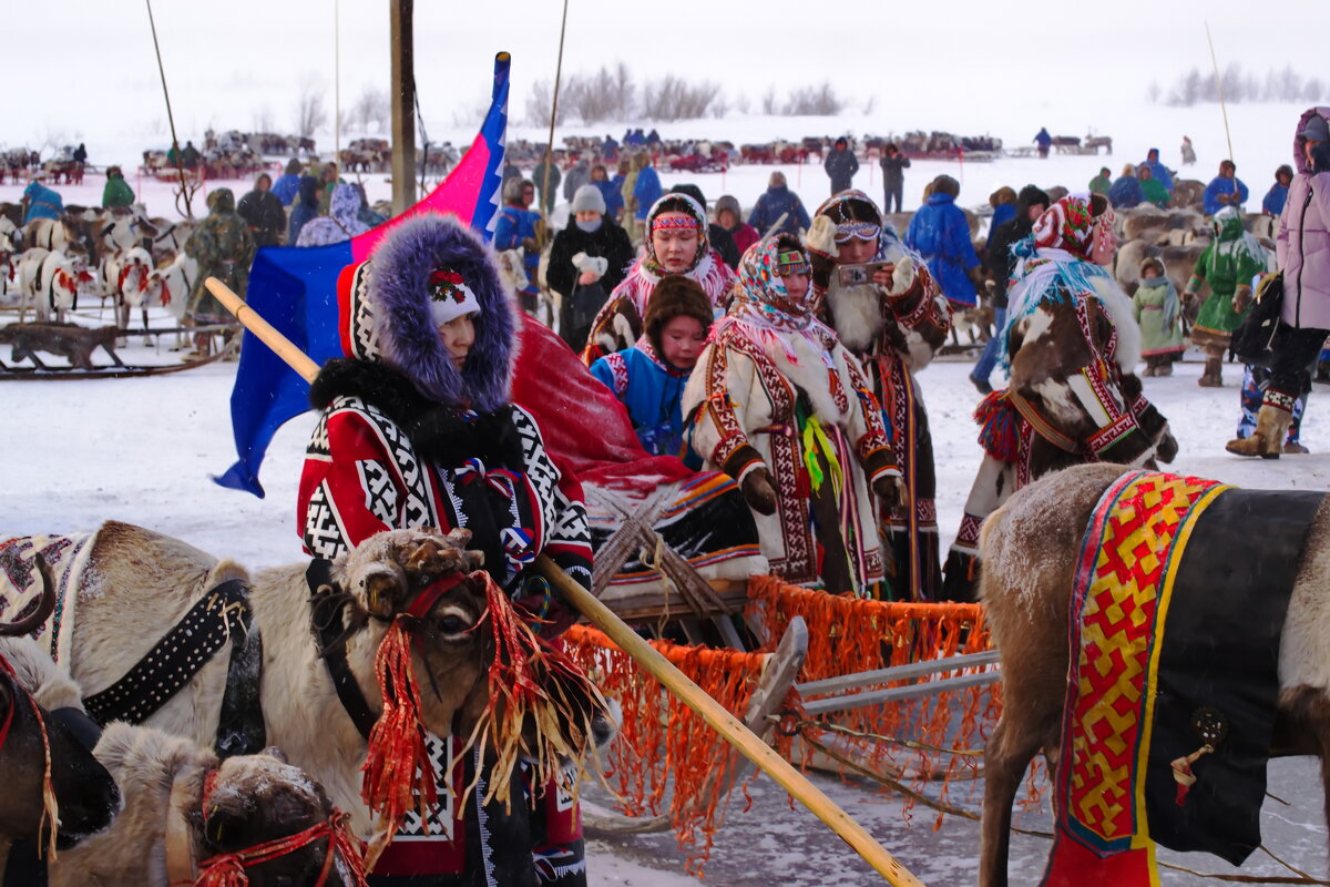 Пришли девчонки.. пока в сторонке.. - Леонид Балатский
