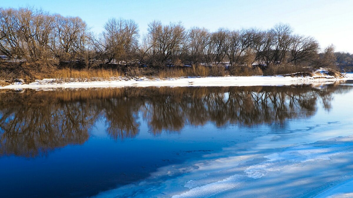 Зеркальное отражение в днепровской воде. - Милешкин Владимир Алексеевич 