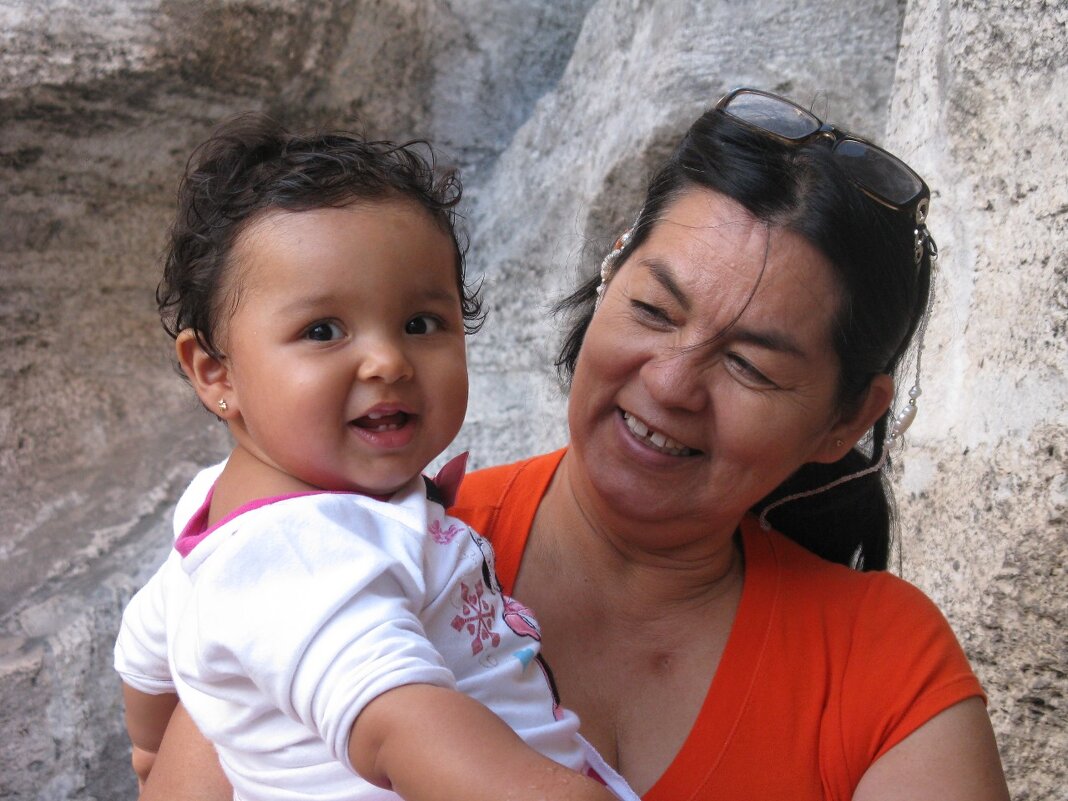 Ждут обещанную птичку. - Надежда 