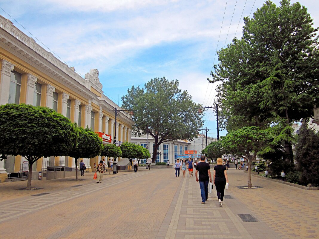 Симферополь,ул Карла Марксса 2018 год - Валентин Семчишин Симферополь,ул Карла Марксса 2018 год - Валентин Семчишин