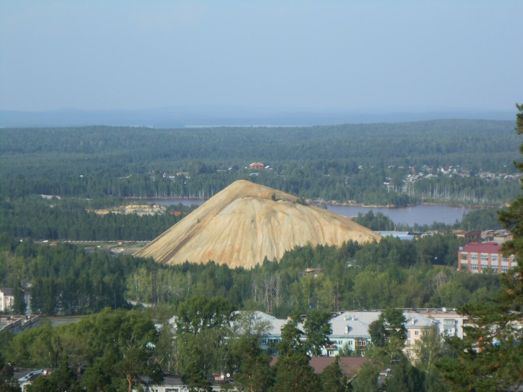 Вид на Дегтярск с горы Сухарной. - Иван Обожин