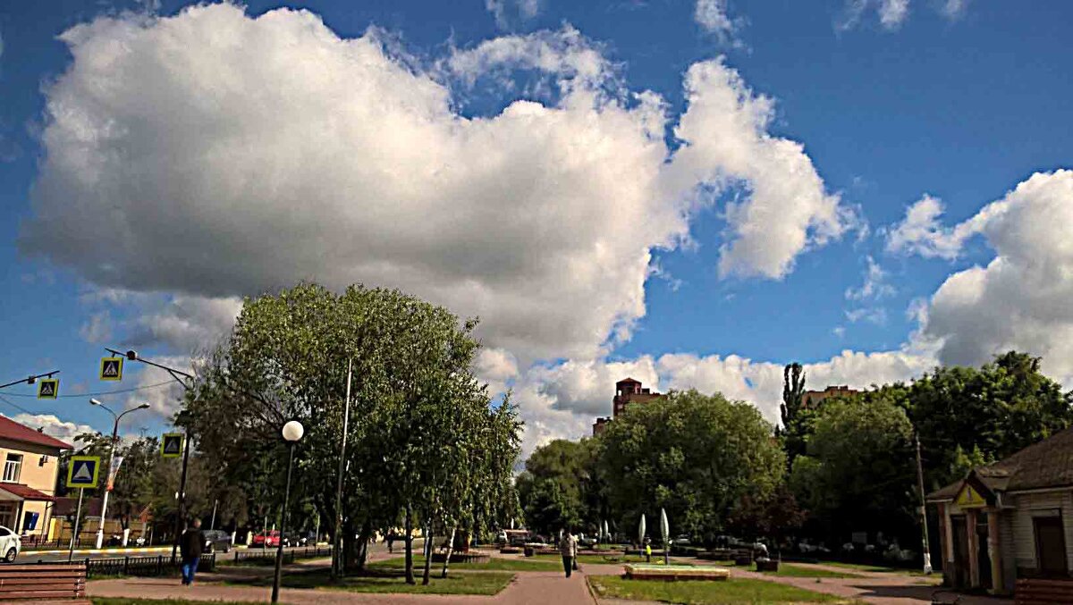 ОБЛАКА НАД ГОРОДОМ - Елена Семигина