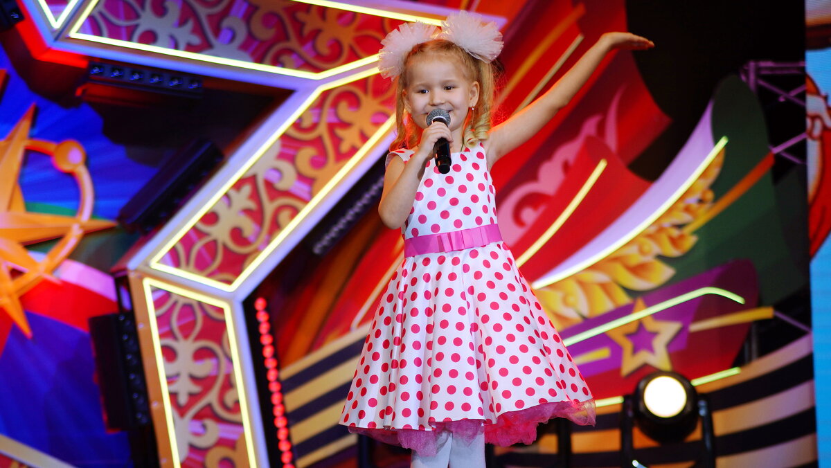 Юная певица - Вик Токарев Юная певица - Вик Токарев