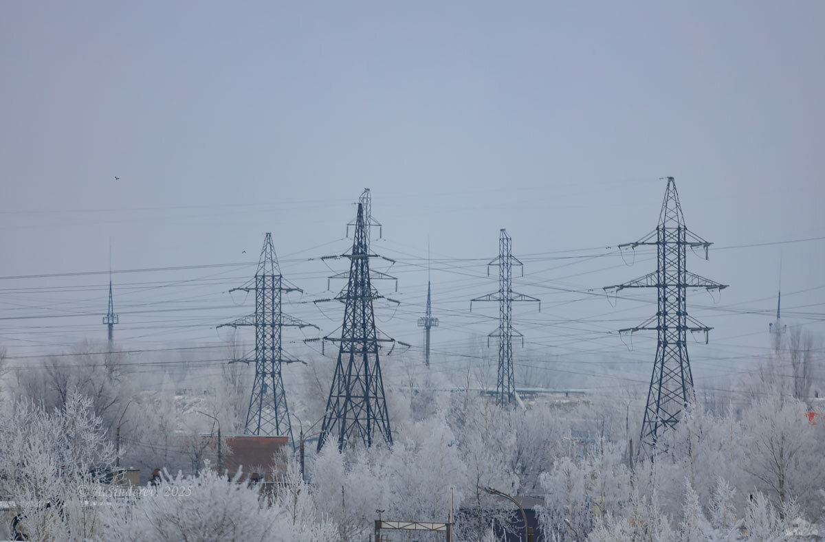 Высоковольтные опоры - Александр Синдерёв