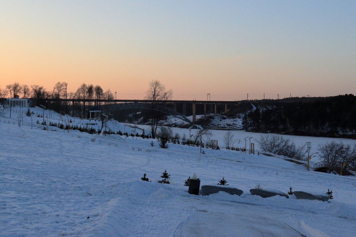 * - Александр Николаев